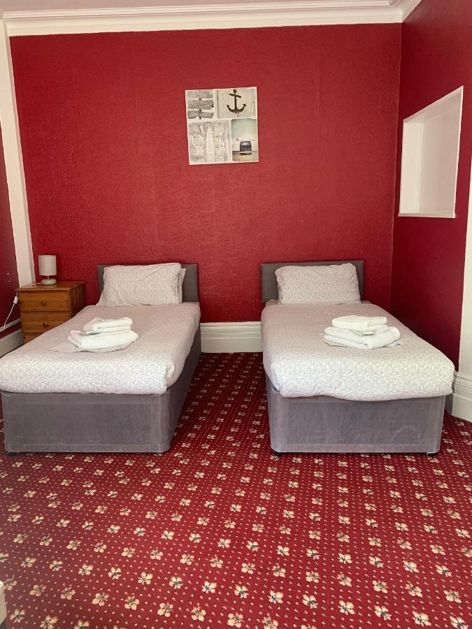 Park Inn Hotel Folkestone Фолькустоун Экстерьер фото